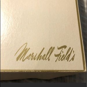 MARSHALL FIELD’S GIFT BOX vintage offwhite color w/gold border size22x12 GUC